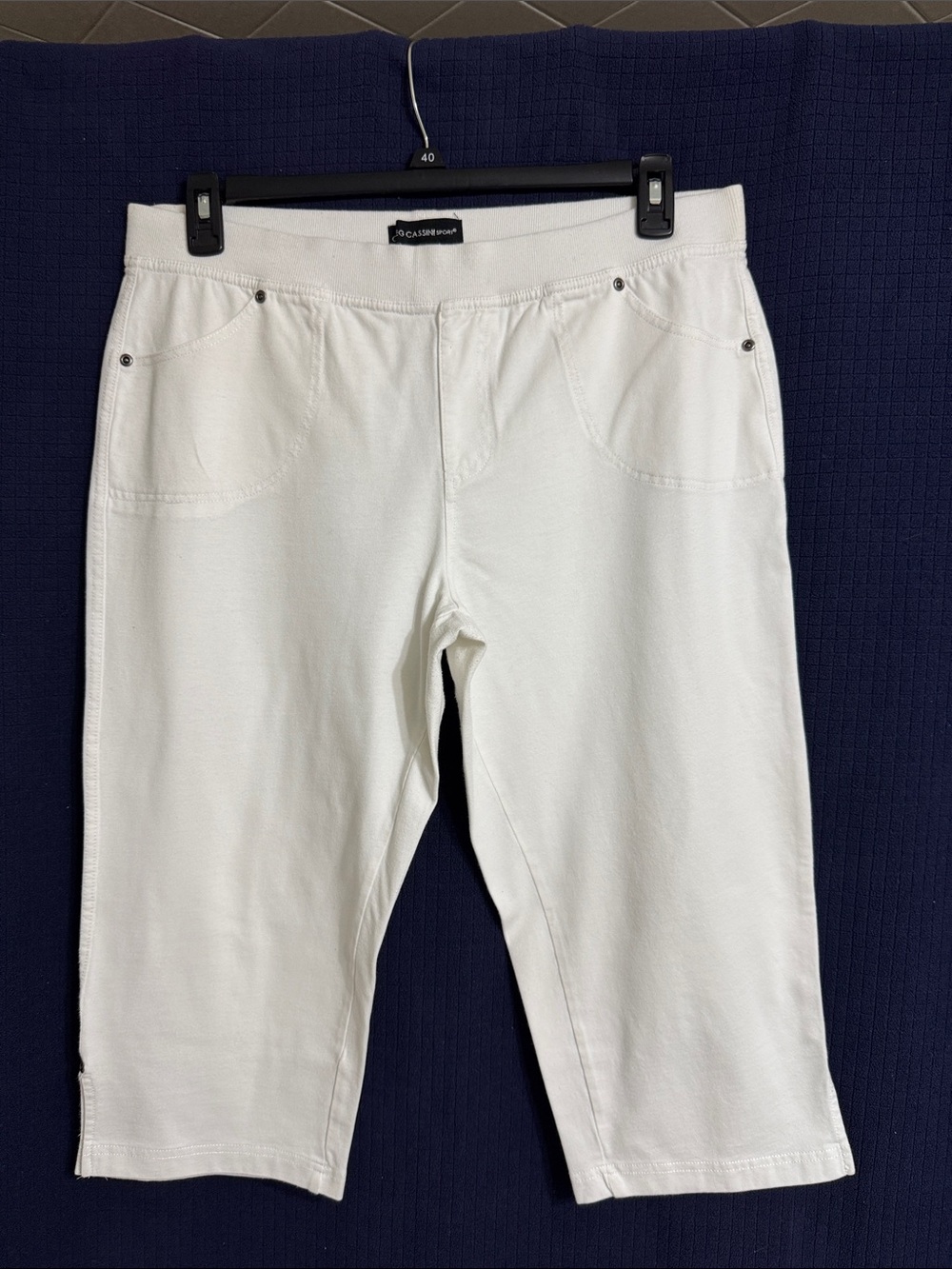 Oleg Cassini Sport knit capri pants. Size PXL